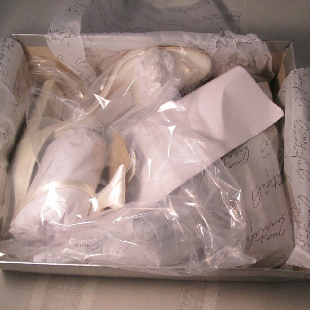 Oleg Cassini Ankle Bow Crystal Strap Heeled Melania Sandals Sz 9 NWT - Picture 12 of 12